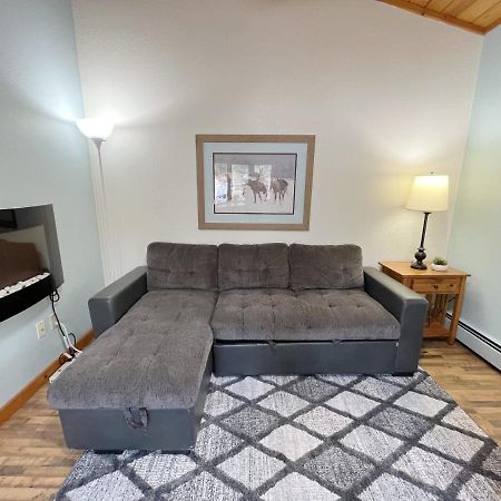 Cabin A Suite Bed And Breakfast วูดแลนด์พาร์ค ภายนอก รูปภาพ