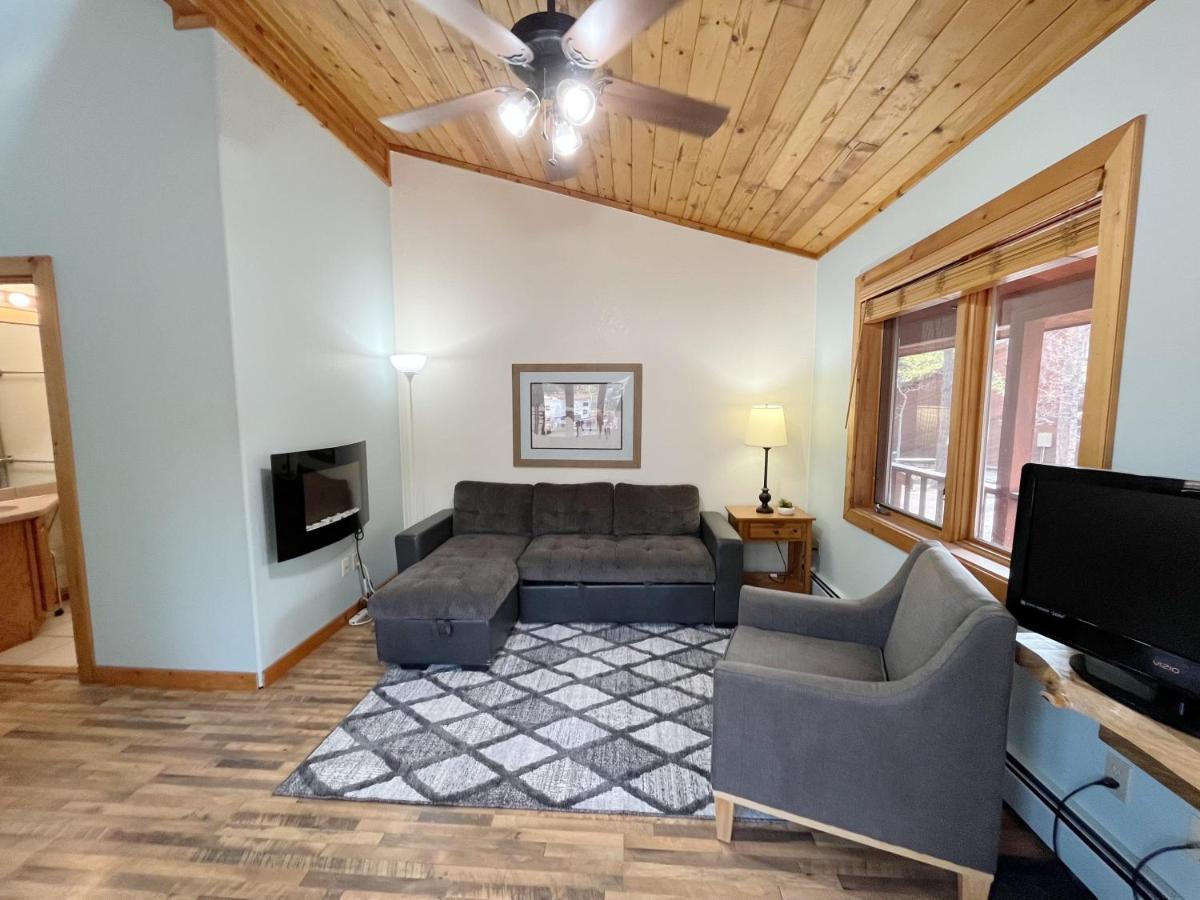 Cabin A Suite Bed And Breakfast วูดแลนด์พาร์ค ภายนอก รูปภาพ