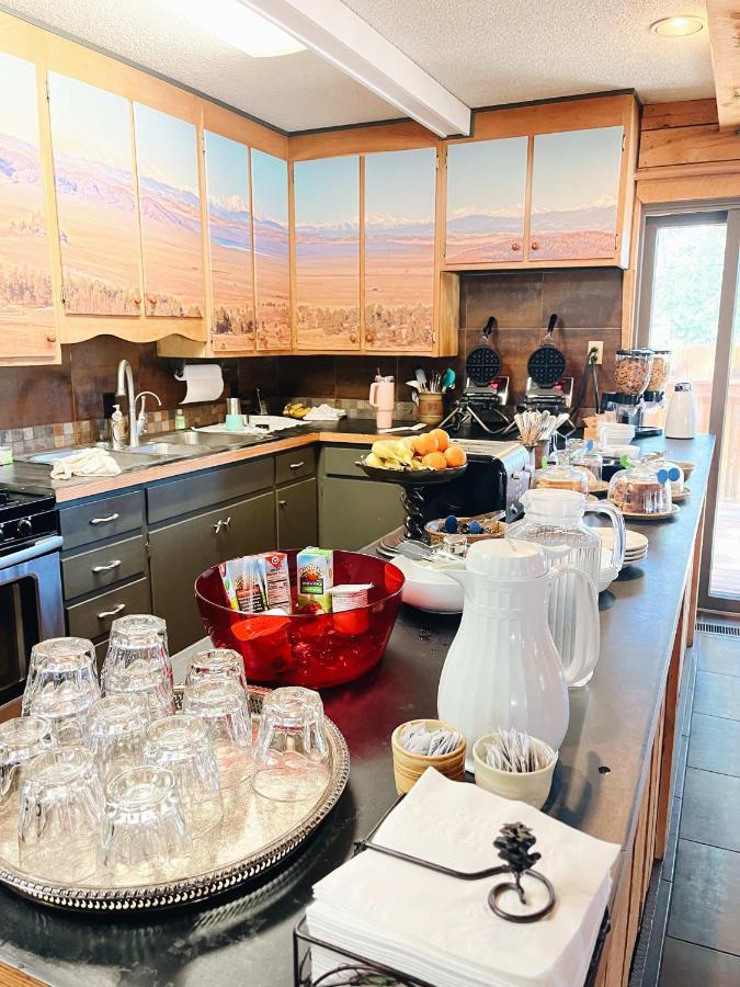 Cabin A Suite Bed And Breakfast วูดแลนด์พาร์ค ภายนอก รูปภาพ